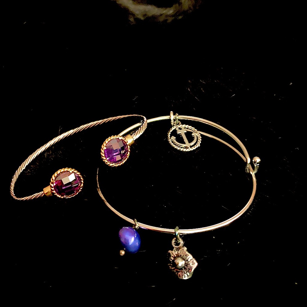 women’s bangle bracelet.  Adjustable.